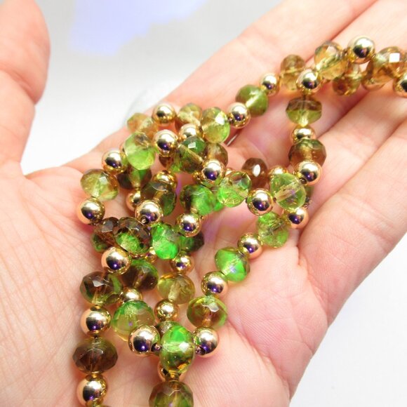 Gold and Uranium glass bead necklace - Picture 7 of 12